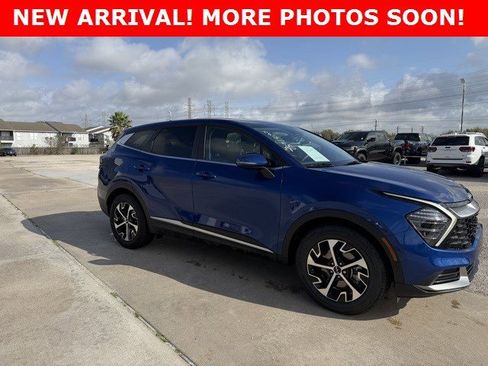 Used 2024 Kia Sportage EX image 2