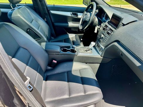 Used 2008 Mercedes-Benz C 300 4MATIC Sedan image 31