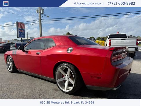 Used 2012 Dodge Challenger R/T image 4