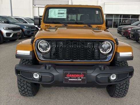 New 2026 Jeep Gladiator Sport AWD/4WD image 3
