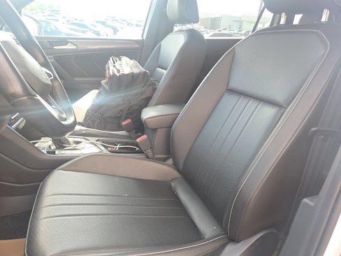 Used 2022 Volkswagen Tiguan SE R-Line FWD image 18