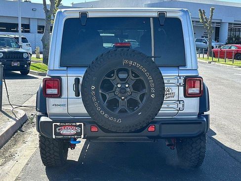 Used 2023 Jeep Wrangler Unlimited w/ Sun & Screen Package image 5