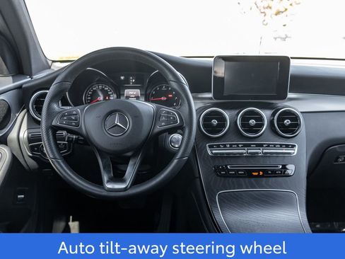 Used 2019 Mercedes-Benz GLC 300 4MATIC w/ Premium Package image 16