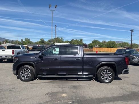 Used 2022 GMC Sierra 1500 SLT w/ SLT Premium Plus Package AWD/4WD image 5