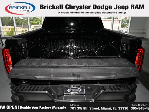 Used 2026 GMC Sierra 1500 SLT AWD/4WD image 13