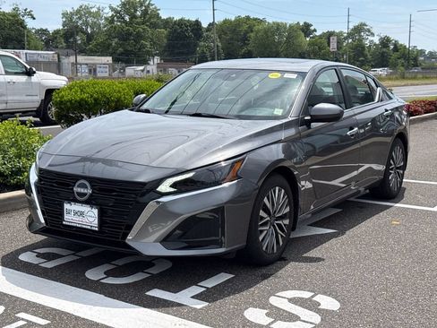 Certified 2025 Nissan Altima 2.5 SV w/ SV Premium Package FWD image 7