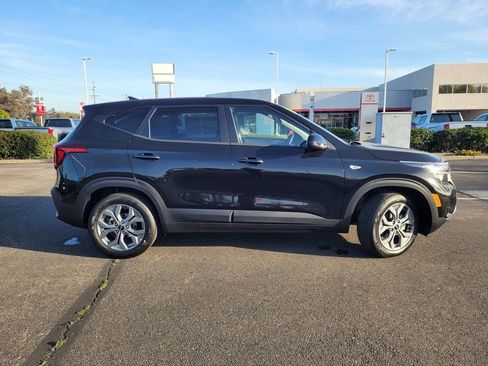 Used 2026 Kia Seltos LX image 3