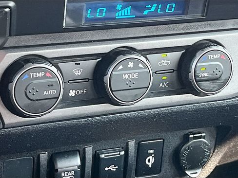 Used 2023 Toyota Tacoma TRD Sport AWD/4WD image 16