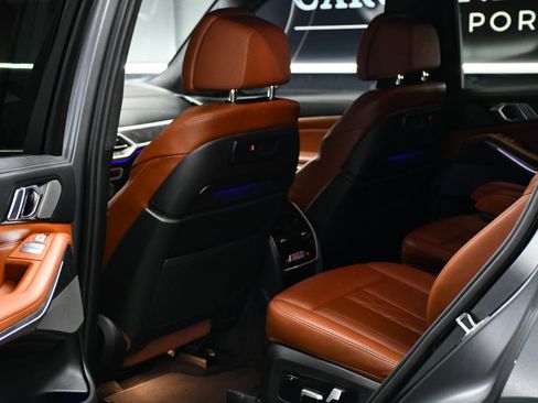 Used 2022 BMW X7 M50i w/ Executive Package image 40