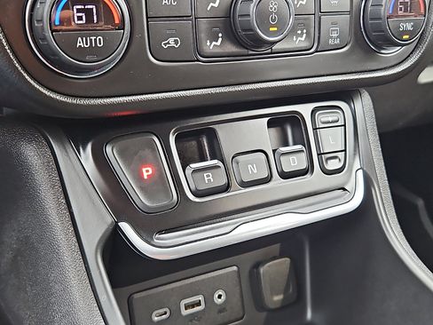 Used 2021 GMC Terrain SLE w/ Driver Convenience Package FWD image 14