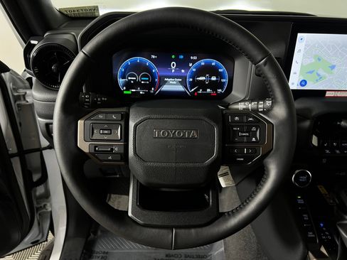 Used 2027 Toyota Land Cruiser AWD/4WD image 15