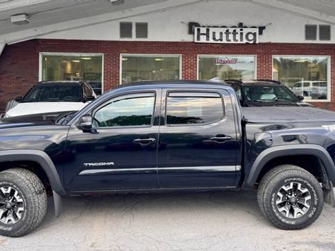 Used 2019 Toyota Tacoma TRD Off-Road AWD/4WD image 2