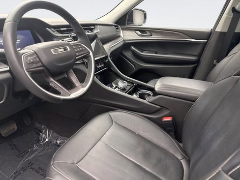 Used 2022 Jeep Grand Cherokee L Limited AWD/4WD image 10