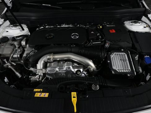 Certified 2025 Mercedes-Benz GLB 250 image 32