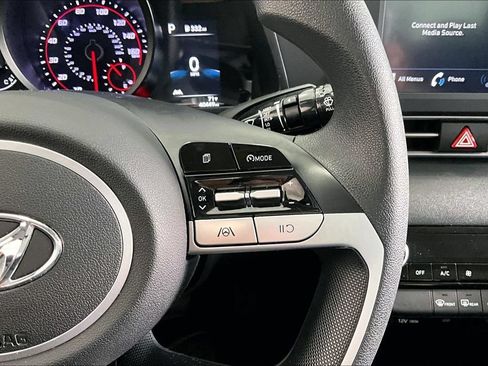 Certified 2021 Hyundai Elantra SEL FWD image 21