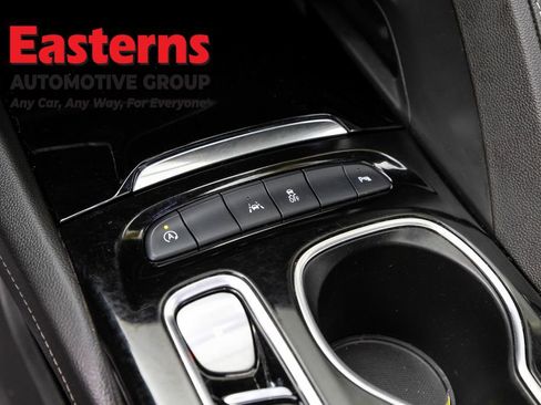 Used 2023 Buick Envision Essence w/ Sport Touring Package FWD image 21