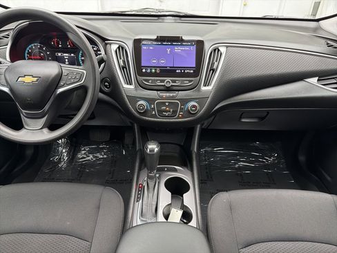 Certified 2020 Chevrolet Malibu LS image 30