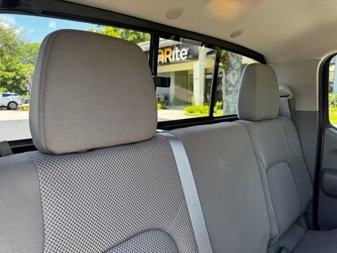 Used 2020 Nissan Frontier SV w/ Midnight Edition Floor Mats RWD image 15