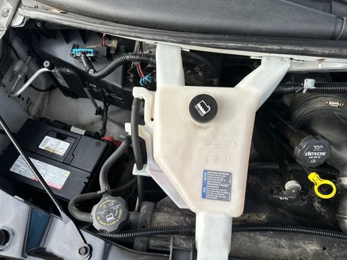 Used 2017 Chevrolet Express 2500 image 11