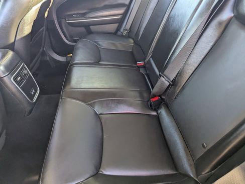 Used 2020 Chrysler 300 Touring L w/ Quick Order Package 2EF image 17