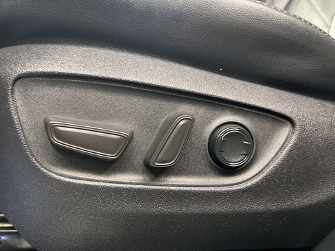 Used 2024 Toyota Highlander Platinum image 30