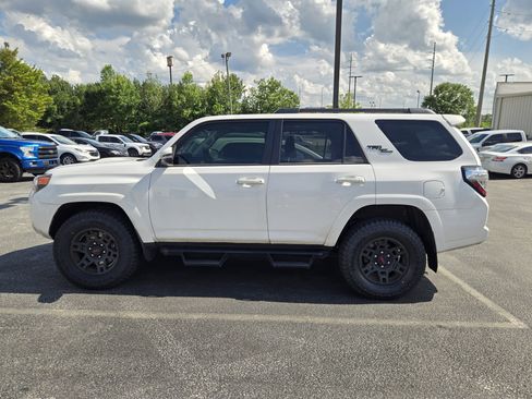 Used 2024 Toyota 4Runner TRD Off-Road Premium w/ Moonroof Package AWD/4WD image 4