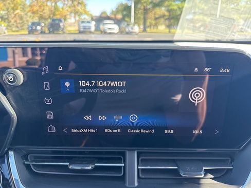 Used 2024 Chevrolet Trax RS w/ Driver Confidence Package image 13