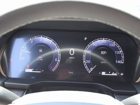 New 2025 Jeep Grand Cherokee Limited image 17