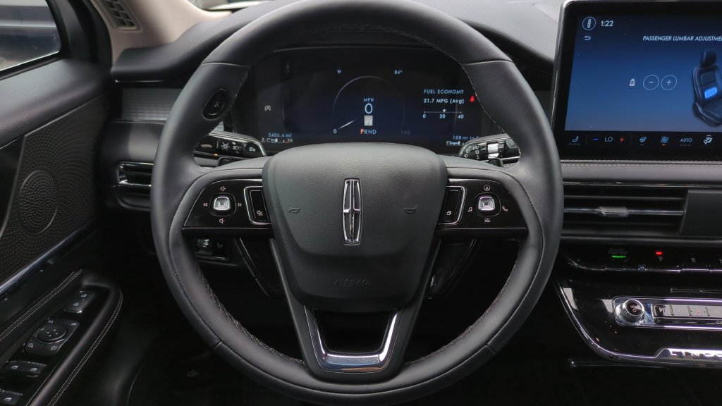 Used 2026 Lincoln Corsair Premiere FWD image 12