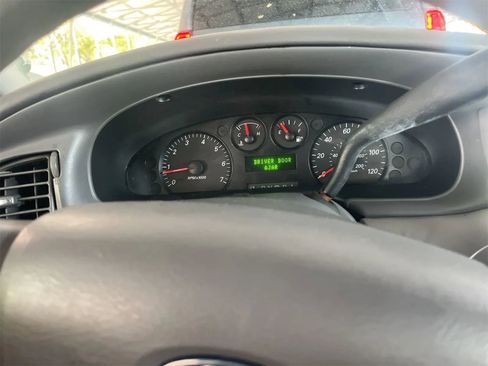 Used 2004 Ford Taurus SES FWD image 5