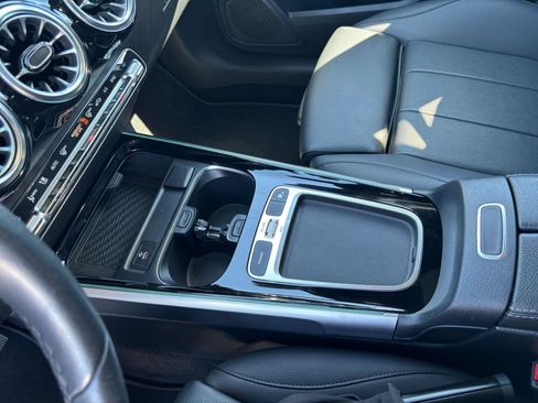 Used 2025 Mercedes-Benz GLB 250 image 43