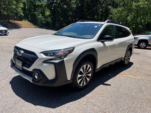 Certified 2024 Subaru Outback Limited AWD/4WD image 4