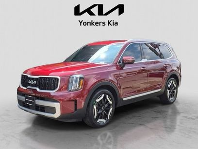 Certified 2023 Kia Telluride EX w/ EX Captain's Chair Package
