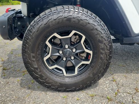 Used 2020 Jeep Gladiator Mojave AWD/4WD image 12