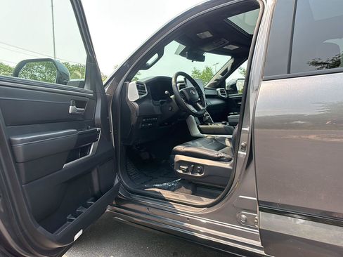 Used 2023 Toyota Tundra Platinum AWD/4WD image 2