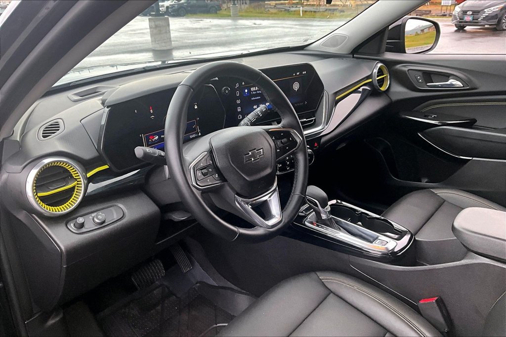 Used 2024 Chevrolet Trax ACTIV w/ Sunroof Package FWD image 14
