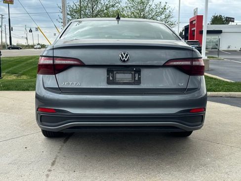 Used 2024 Volkswagen Jetta SE image 6