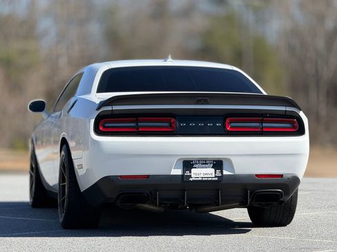 Used 2019 Dodge Challenger SRT Hellcat w/ Alcantara Appearance Package image 4