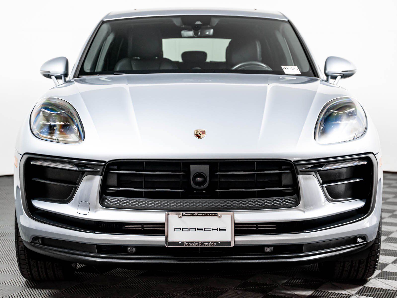 Certified 2023 Porsche Macan AWD/4WD image 7