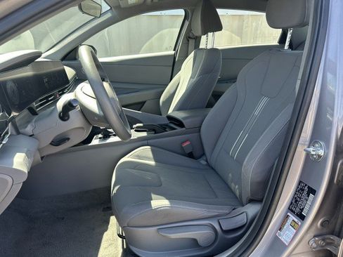 Used 2024 Hyundai Elantra SEL FWD image 5
