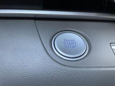 Used 2023 Hyundai Elantra SEL w/ Convenience Package FWD image 11