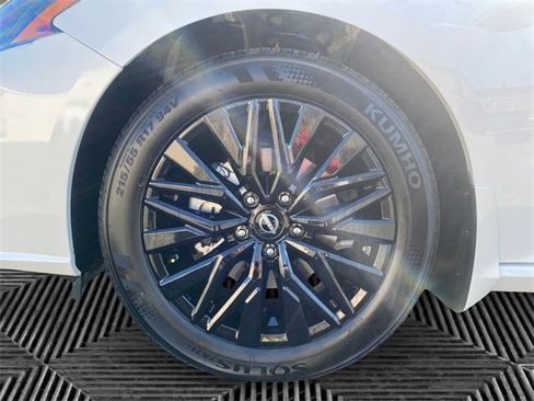 New 2025 Nissan Altima 2.5 SV w/ SV Special Edition Package image 14