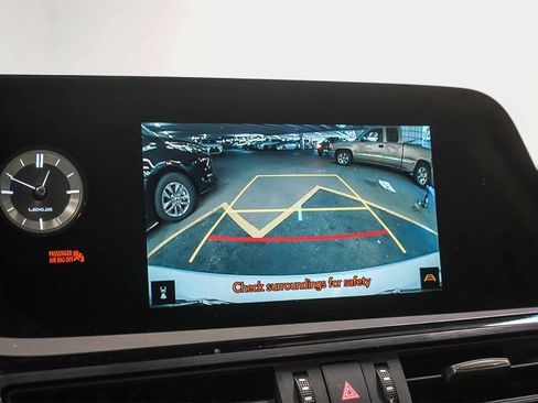 Used 2025 Lexus ES 300h w/ Premium Package image 26