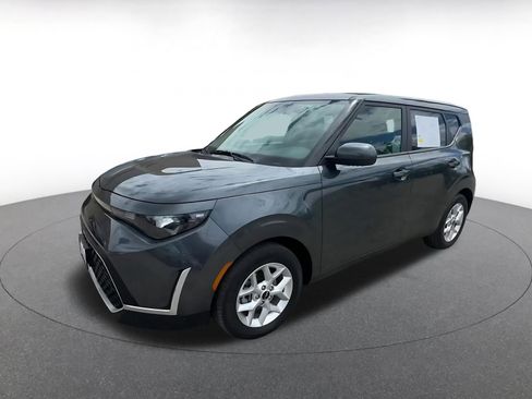 Used 2025 Kia Soul LX w/ LX Technology Package FWD image 8