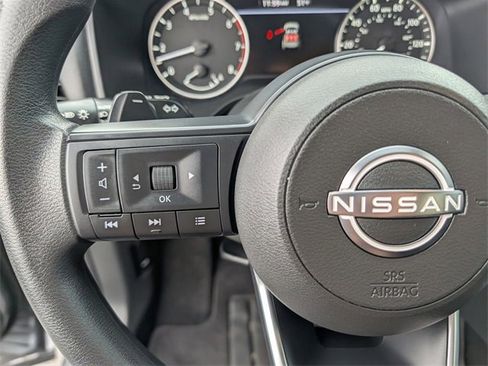 Used 2024 Nissan Rogue SV image 15