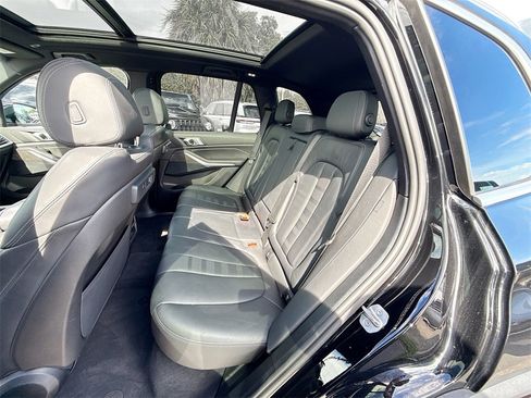 Used 2022 BMW X5 xDrive40i w/ Premium Package image 27