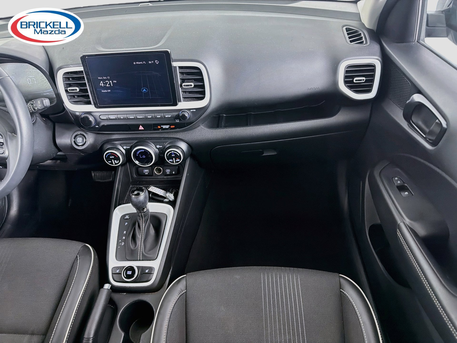 Used 2024 Hyundai Venue Limited FWD image 18