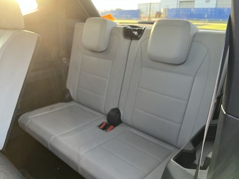 Used 2019 Volkswagen Tiguan SEL Premium R-Line FWD image 31