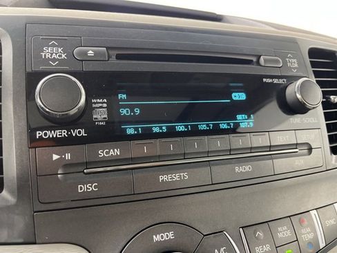 Used 2012 Toyota Sienna XLE image 11