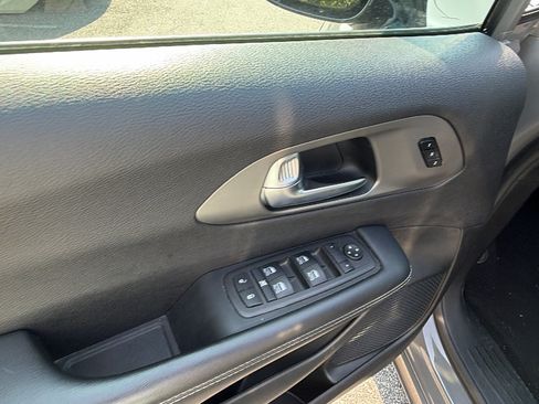 Used 2025 Chrysler Pacifica Select FWD image 15